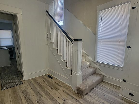 4th image of 804 N Rockton Ave