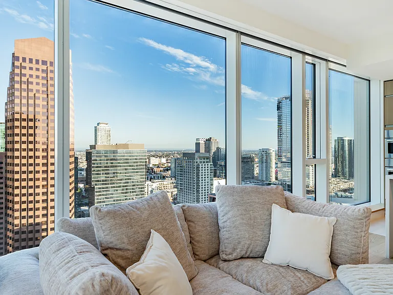 889 Francisco St #3209 — Photo 4