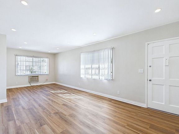 4th image of 1401 N Los Robles Ave #22