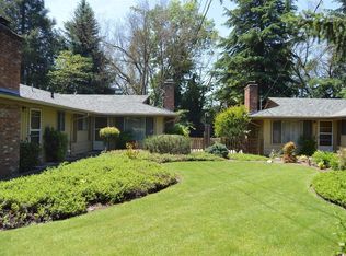 1936 Crestbrook Rd, Medford, OR 97504