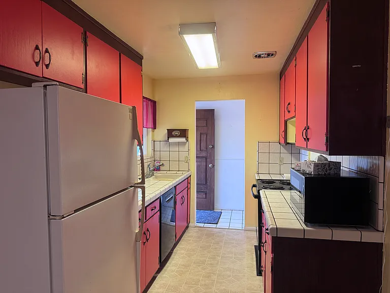 1808 Ronie Way — Photo 11
