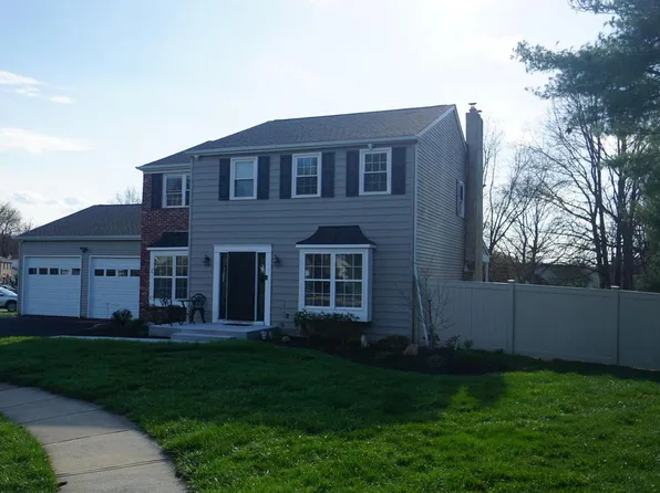 215 Durham Ct, Fairless Hills, PA 19030