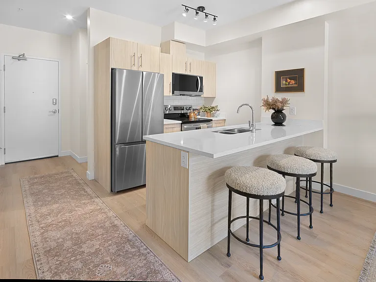300 Rankin Dr — Photo 9