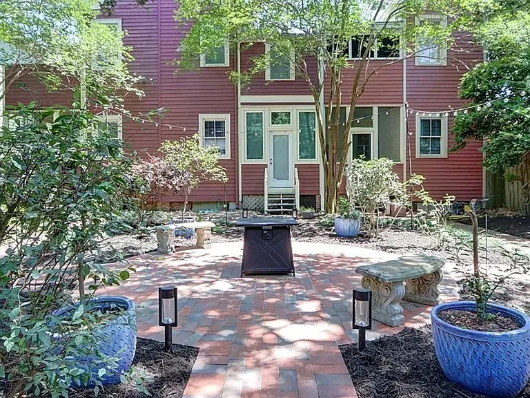501 Blair St — Photo 46