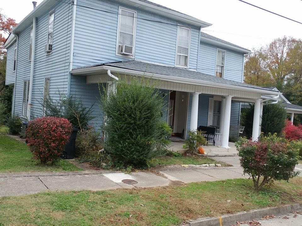 1st image of 418 W 4th St