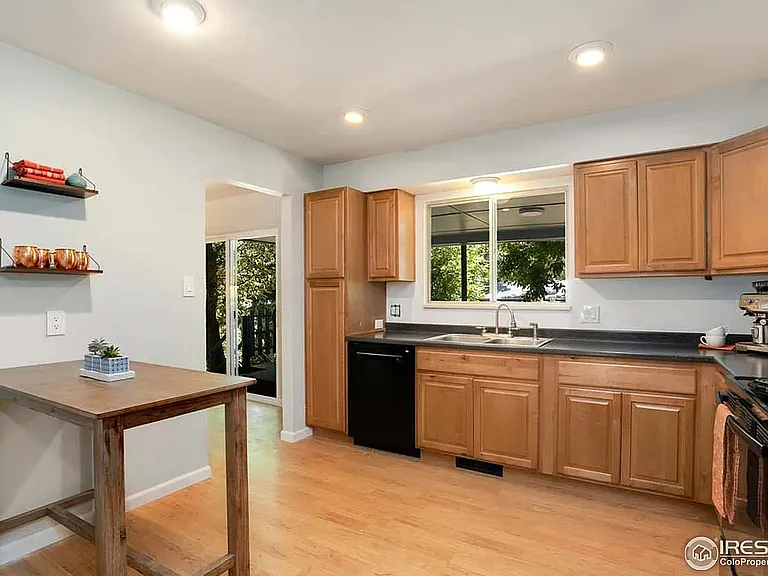 1304 Constitution Ave — Photo 4