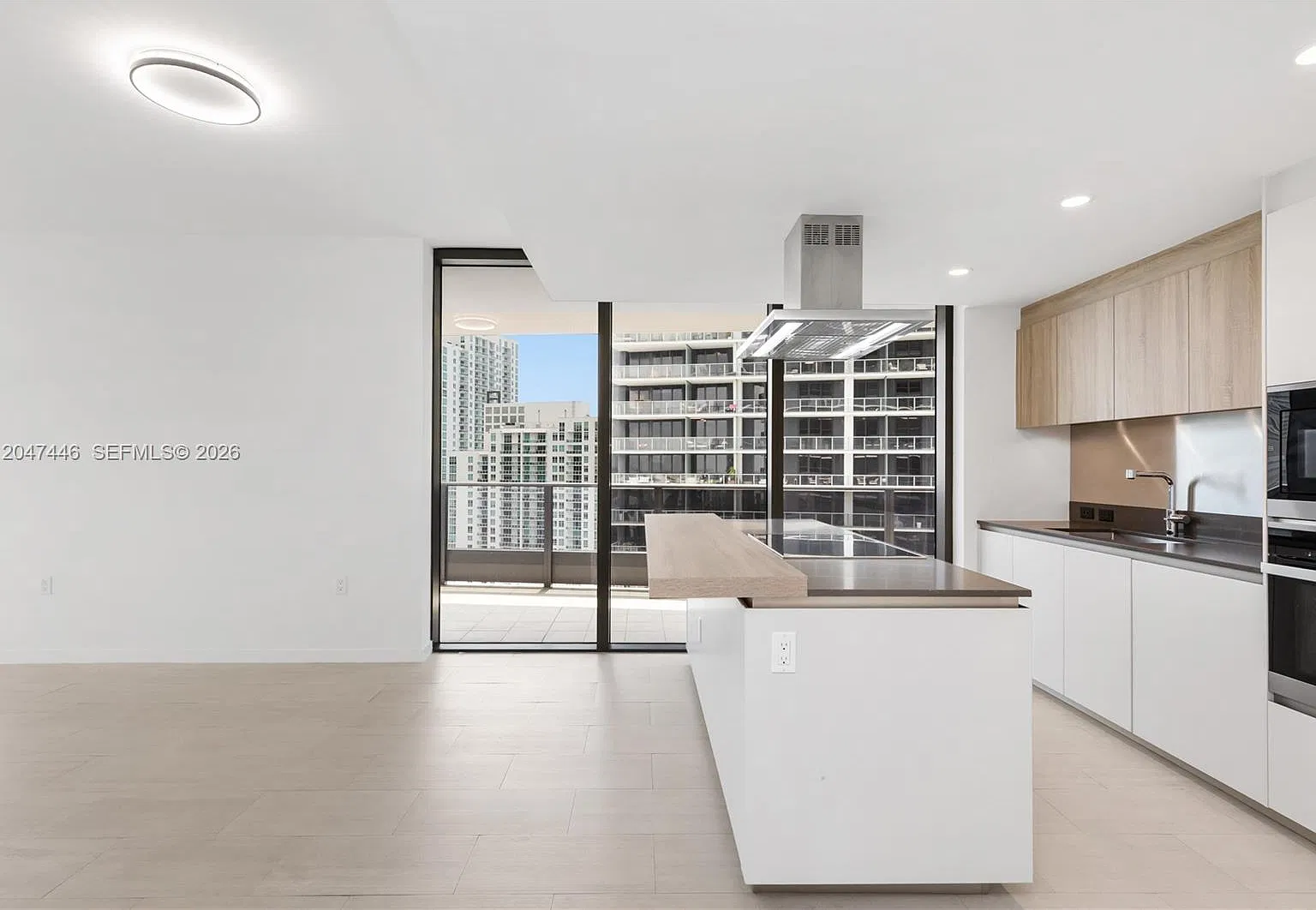 2 bed, 1334 sqft, $9,200 — Photo 2