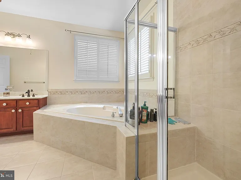 11810 Tregiovo Pl — Photo 17