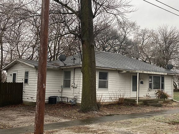 5th image of 918 E Washington Ave