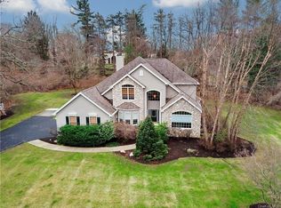 7 Birdie Dr, Montebello, NY 10901