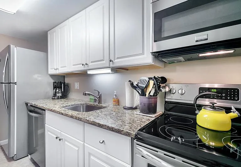 527 Donofrio Dr #1 — Photo 3