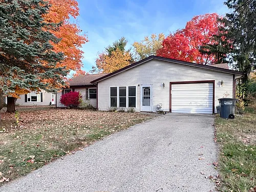 924 Princess Dr Photo 1