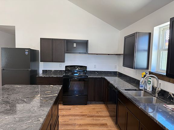 4th image of 10511 Willow Ave #A
