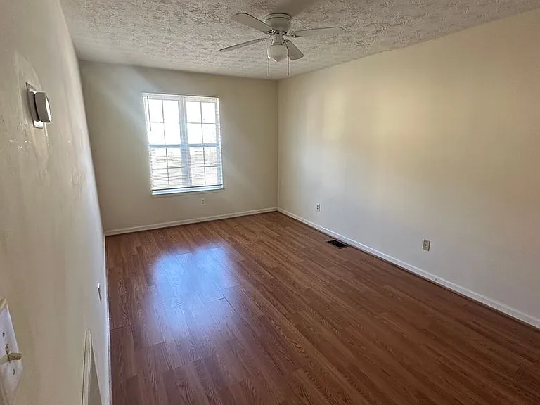 2036 Laboon Cir — Photo 12