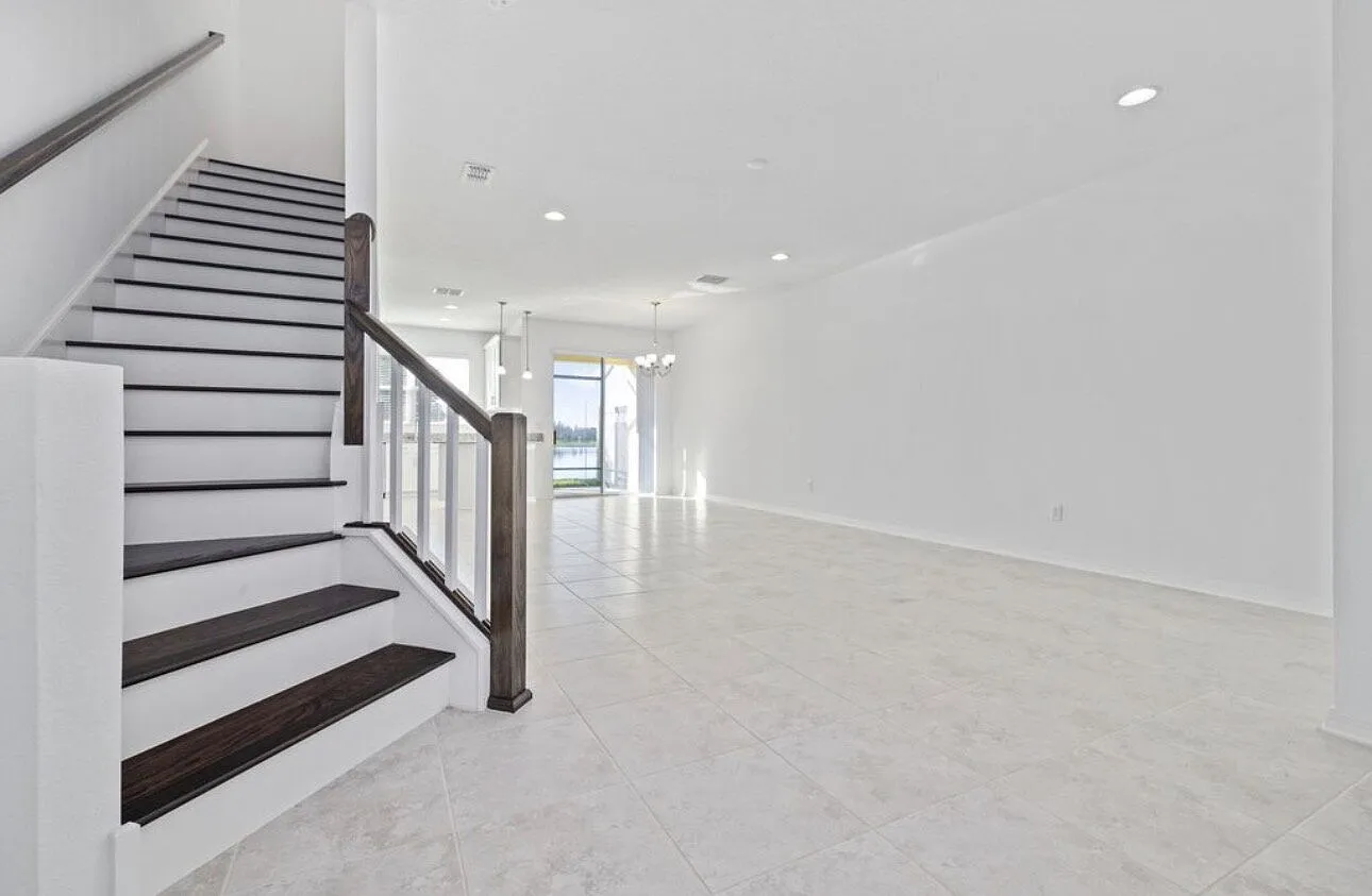3 bed, 2.5 bath, 1853 sqft, $2,445 — Photo 3
