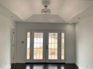 305 West Ln, Clark, NJ 07066