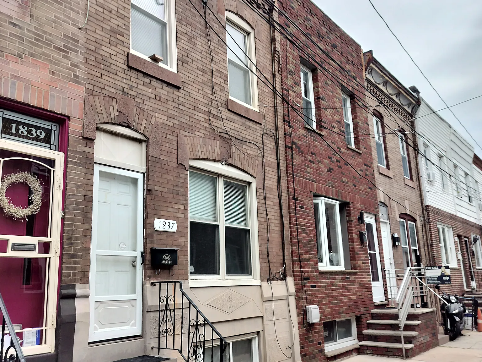 1837 Daly St — Photo 1