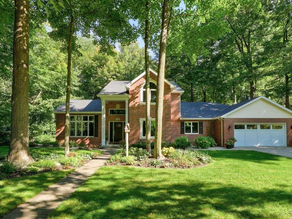 718 Maple Crest Dr, Frankenmuth, MI 48734