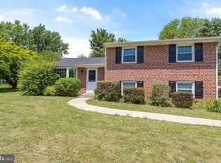 403 Burning Tree Dr, Wallingford, PA 19086