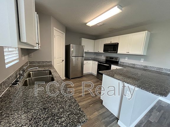 4th image of 711 Gila Dr
