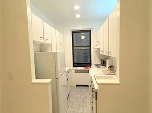 340 East 66th Street image 1 of 9