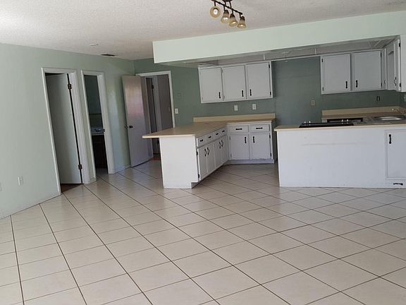 4th image of 1110 Covina St