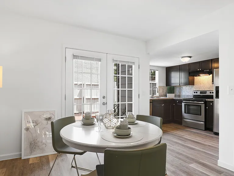 Golden Gate Townhomes — Photo 94