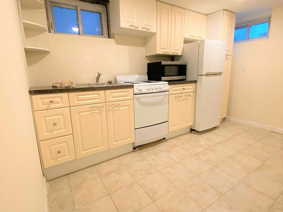 1st image of 54 Hyatt Ave #12
