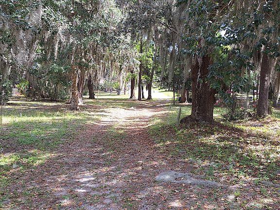 2nd image of 1900 E HOLLY OAKS LAKE Road E