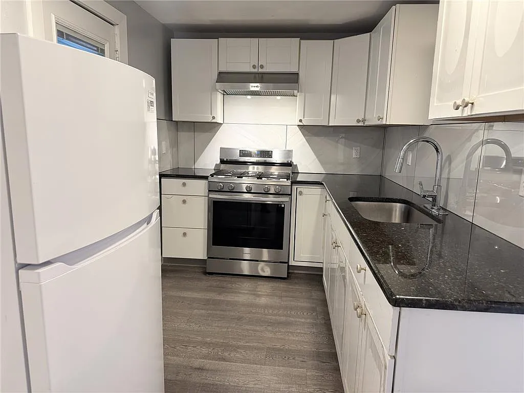 3 bed, 1.0 bath, 1650 sqft, $1,400 — Photo 3