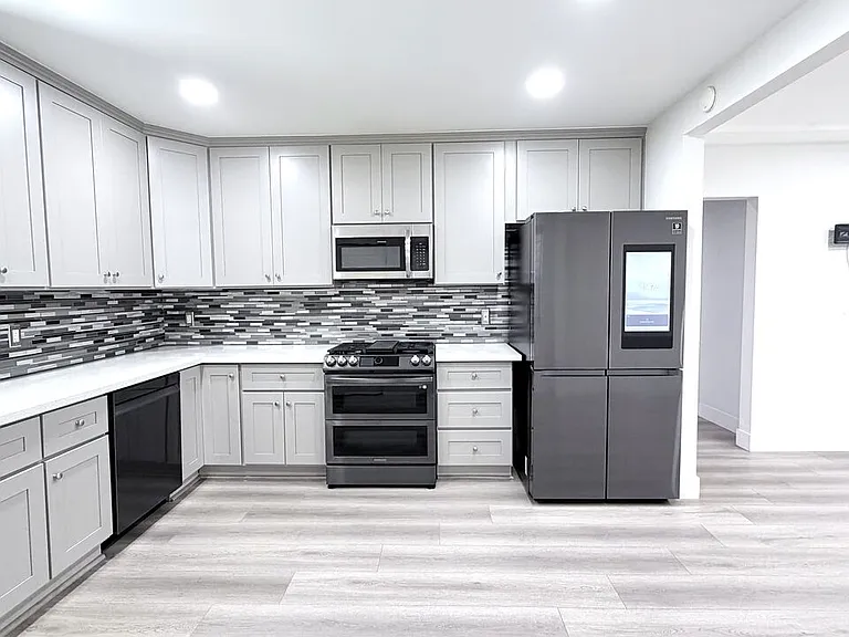11836 Rialto St — Photo 31