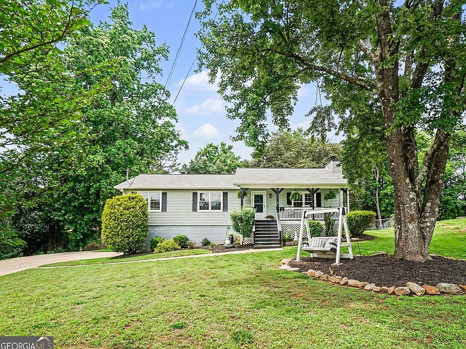 1st image of 404 Hill Crest Ct
