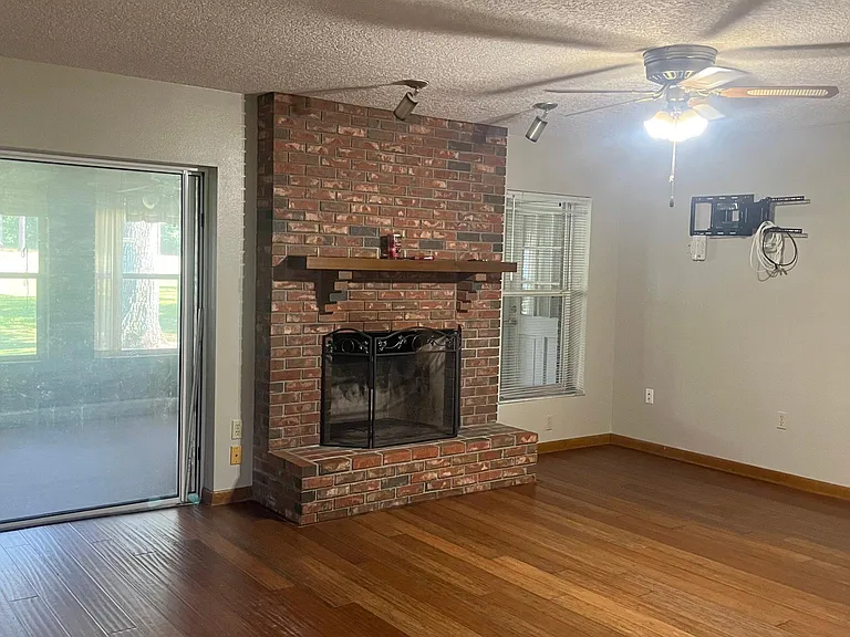 37028 Lake Yale Pl — Photo 3