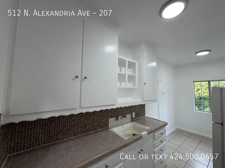 512 N Alexandria Ave #207 — Photo 8