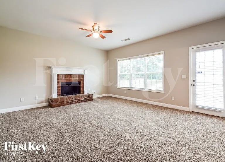 6303 Spring Cove Dr — Photo 3