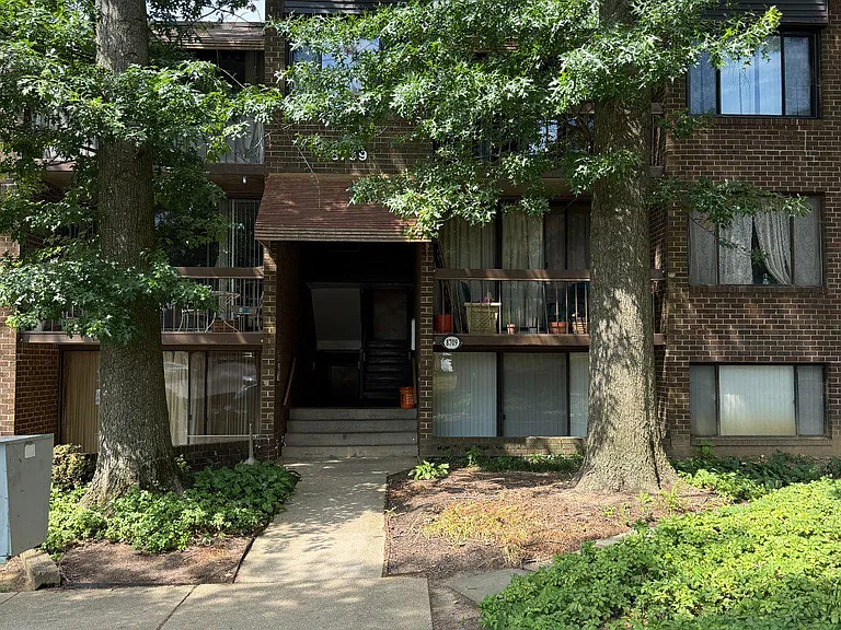 8709 Hayshed Ln #33 — Photo 32