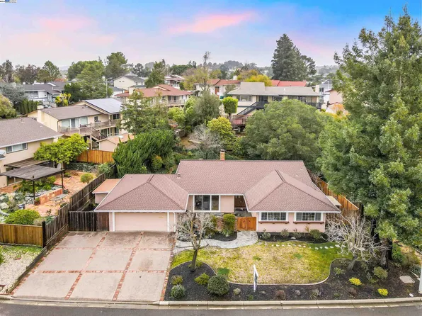 3272 Round Hill Dr, Hayward, CA 94542