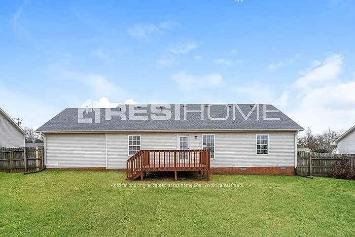 1607 Wellington Dr — Photo 13