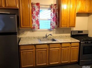 19302 122nd Ave, Springfield Gardens, NY 11413