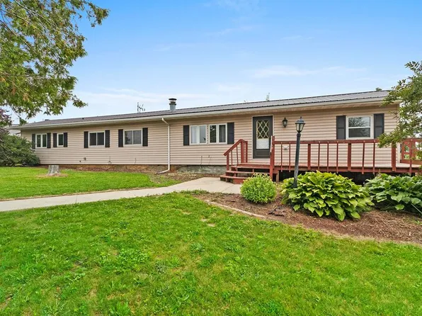 N9054 Cedar Dr, Algoma, WI 54201