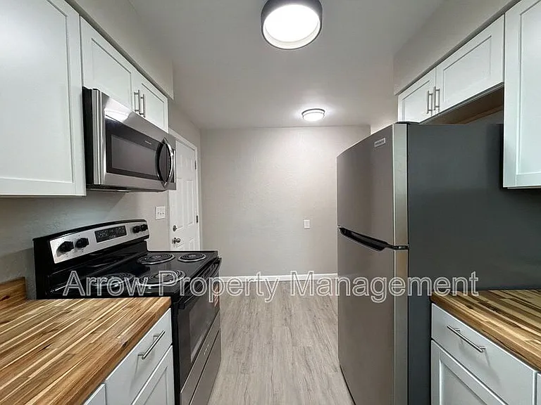 704 N 26th St #1 — Photo 3