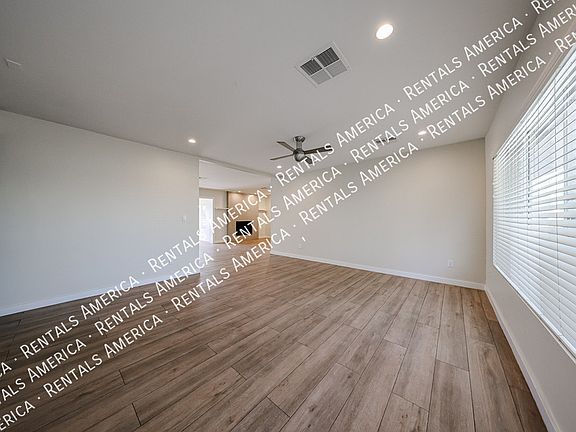 4th image of 105 E Hermosa Dr