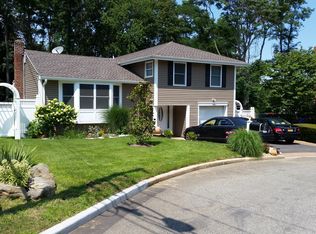 44 Kirkwood Dr, Glen Cove, NY 11542