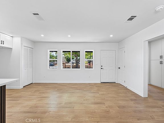 5th image of 45040 Redwood Ave