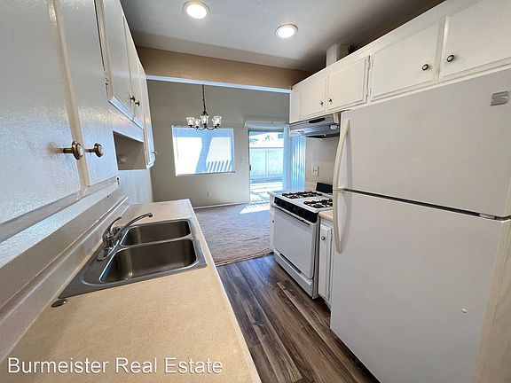 4th image of 325 Los Arbolitos Blvd