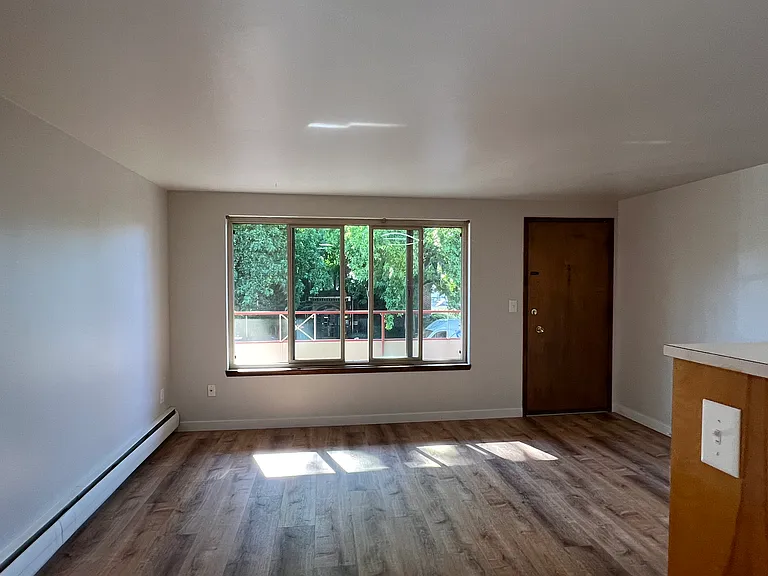 103 E Lynn St #102 — Photo 12