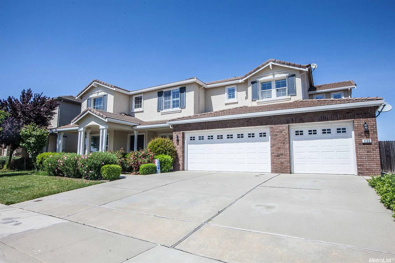 1136 Lauchert Pl photo 1