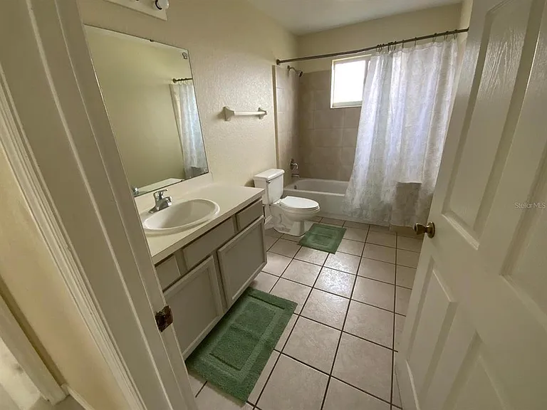 2327 Prime Cir #B — Photo 22