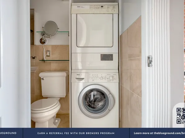 566 Hudson Street image 14 of 19