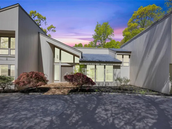 1 Fox Hunt Court, Huntington, NY 11743